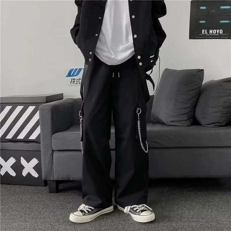 Pantalon cargo noir style gothique punk avec chaîne, style streetwear, jambes larges