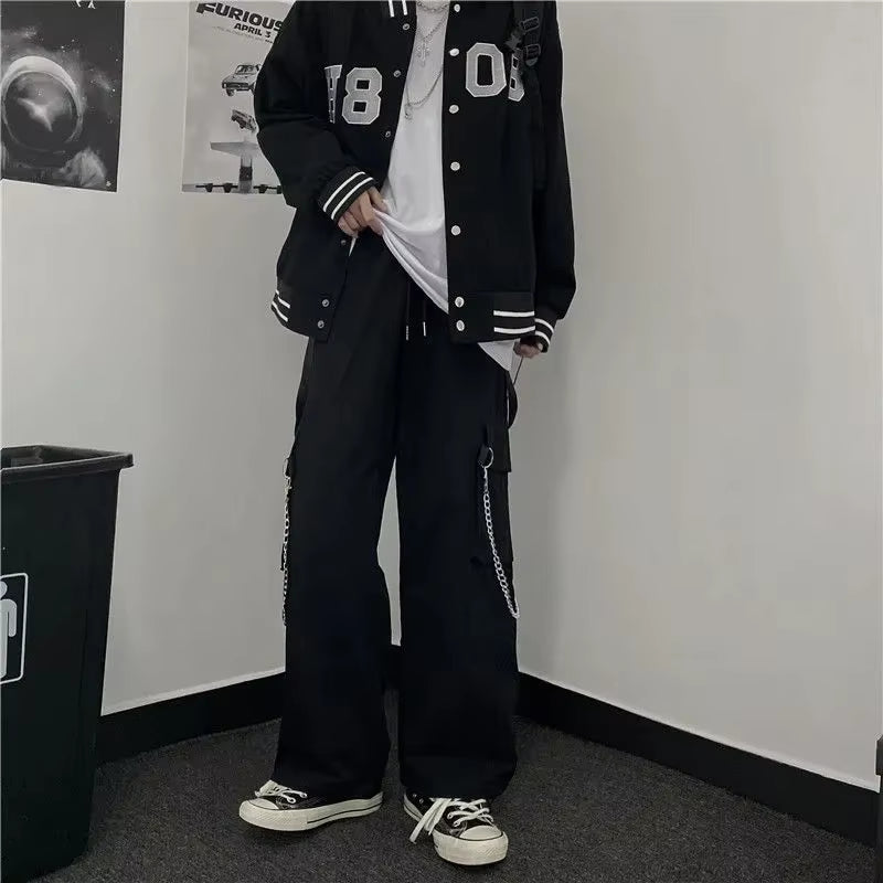 Pantalon cargo noir style gothique punk avec chaîne, style streetwear, jambes larges